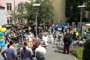 Auch im Innenhof gab es zahlreiche Attraktionen bei "Dein Klinikum live"