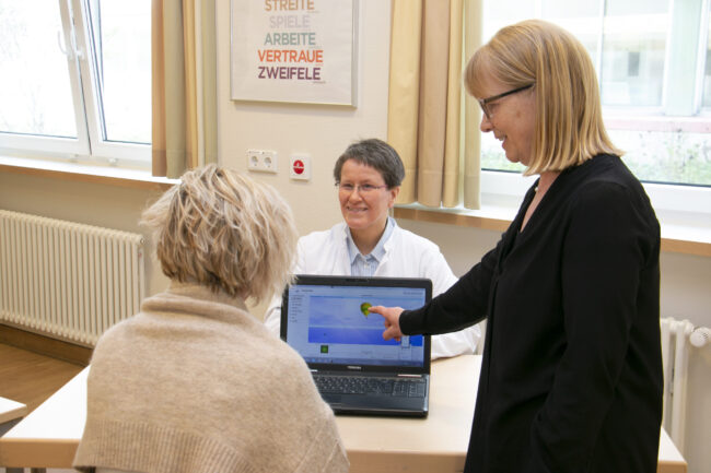 Mit Hilfe eines Stresspiloten können Teilnehmer ihre Entspannungsfähigkeit überprüfen. Mit Hilfe eines Stresspiloten können Teilnehmer ihre Entspannungsfähigkeit überprüfen.