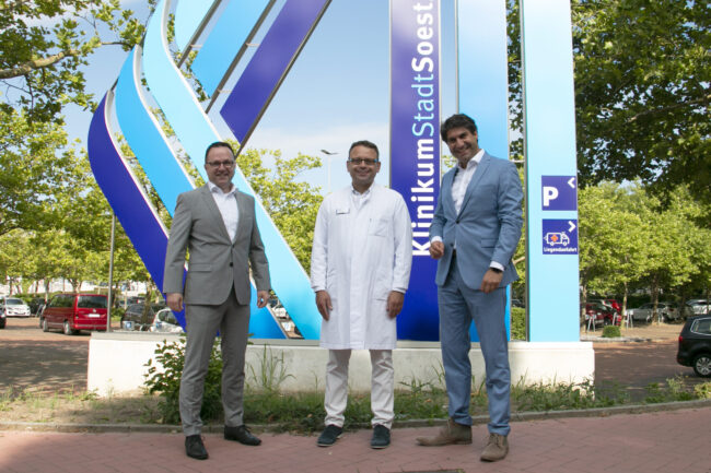 Vorstellung PD Dr. med. Markus Ghadimi PD Dr. med. Markus Ghadimi mit den Geschäftsführern des KlinikumStadtSoest