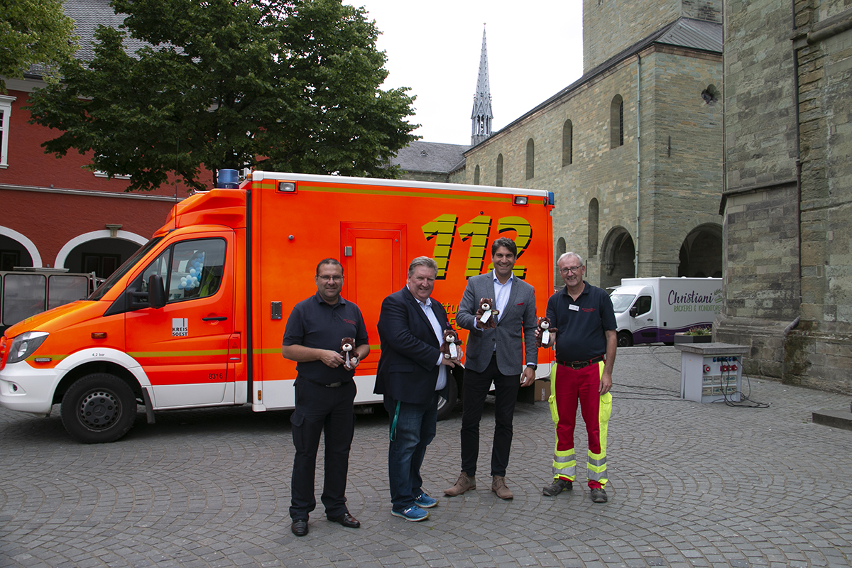 Klinikum und Förderverein spenden 100 Teddys für verletzte Kinder