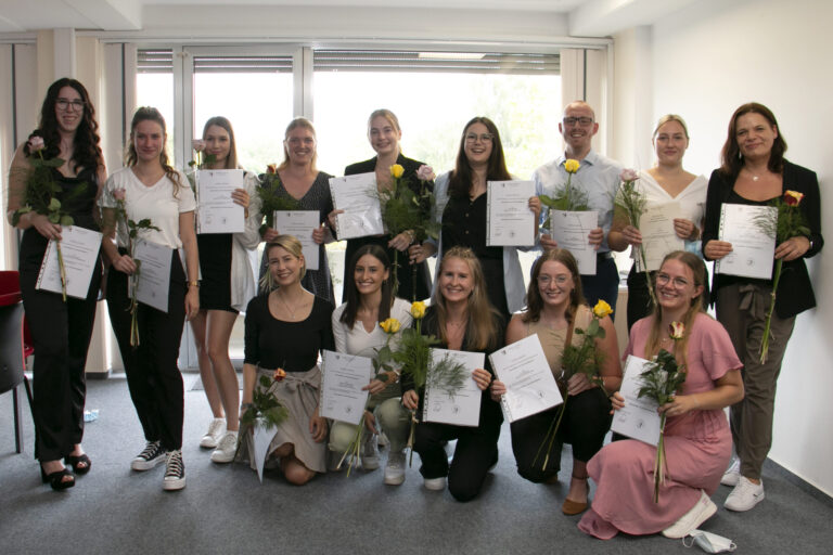 Krankenpflege-Examen September 2022 Krankenpflege-Examen September 2022 an der Albrecht-Schneider-Akademie für Pflegeberufe am KlinikumStadtSoest