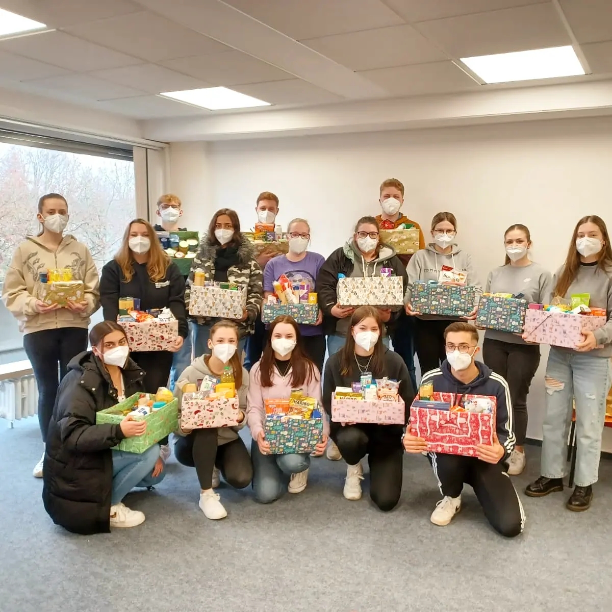 Auszubildende des Klinikums Stadt Soest spenden für Soester Tafel