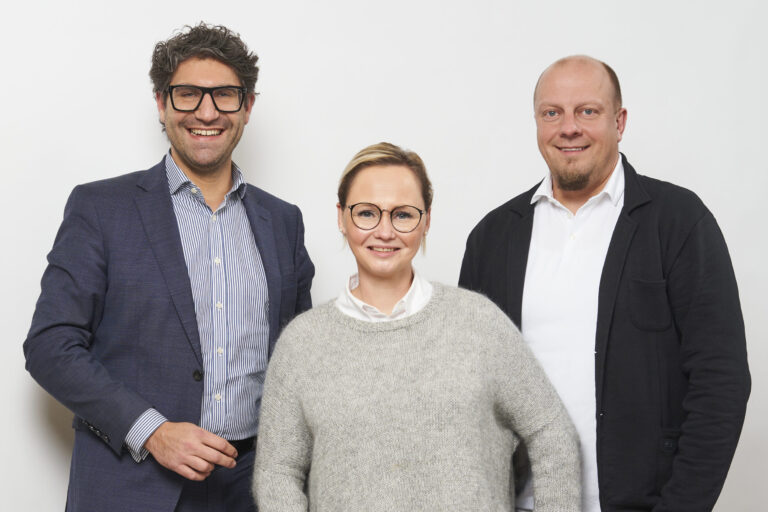 Schug Juschkus Schäfer Geschäftsführer Christian Schug mit Pflegedirektorin Nicole Juschkus und ihrem Stellvertreter Marc Schäfer (v.l.).