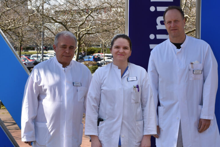 Team MVZ Soest Ambulant Team MVZ Soest Ambulant mit Dr. med. Stefan Hempe, Maria Duica und Dimitar Prodanov (v.r.)