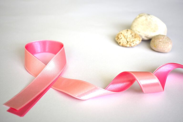 Rosa Schleife Eine Rosa Schleife als Zeichen der Solidarität mit Brustkrebsbetroffenen.
