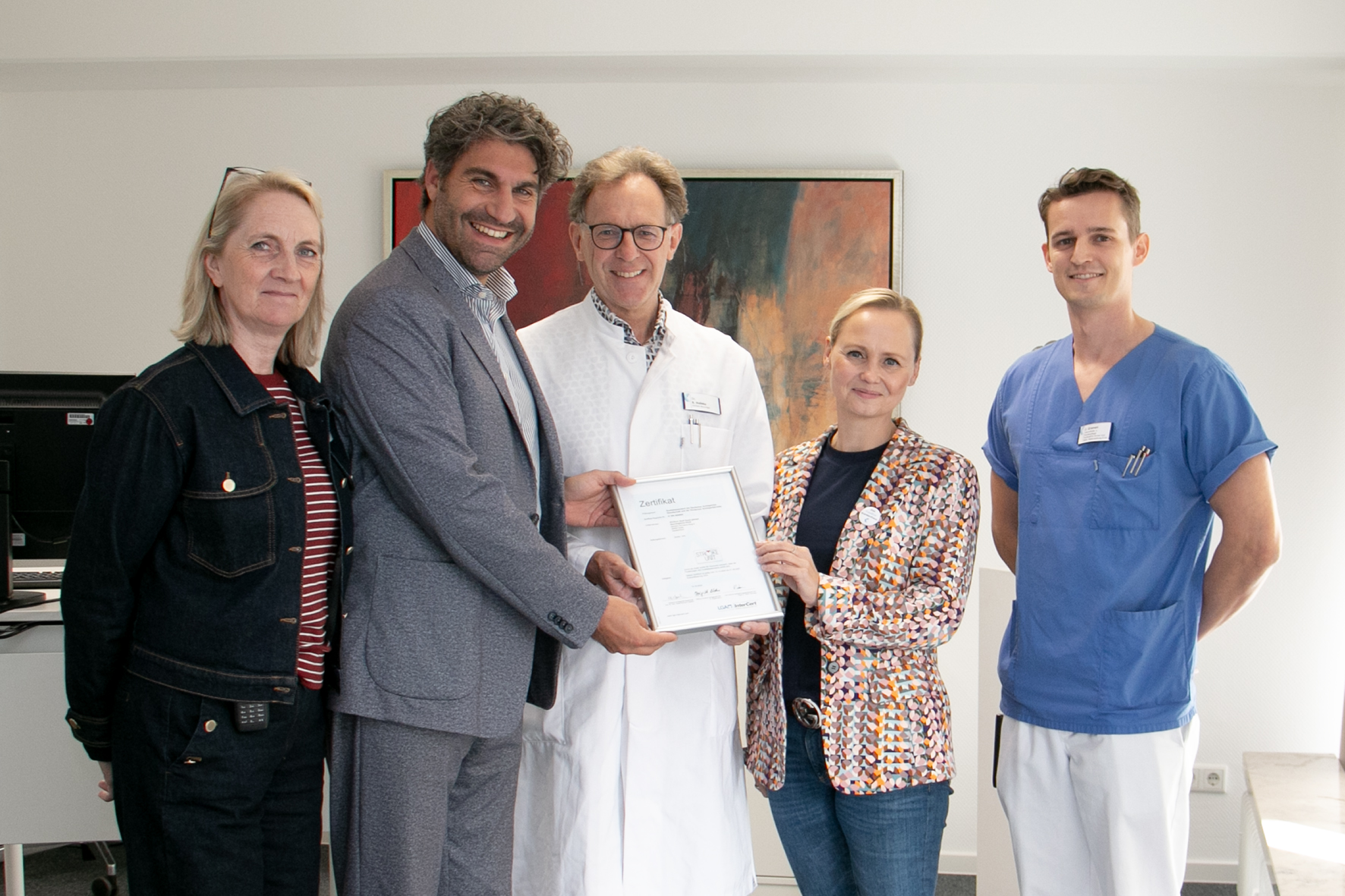 Zertifizierung Stroke Unit im KllinikumStadtSoest Die Verantwortlichen freuen sich über die Zertifizierung der Stroke Unit im KllinikumStadtSoest